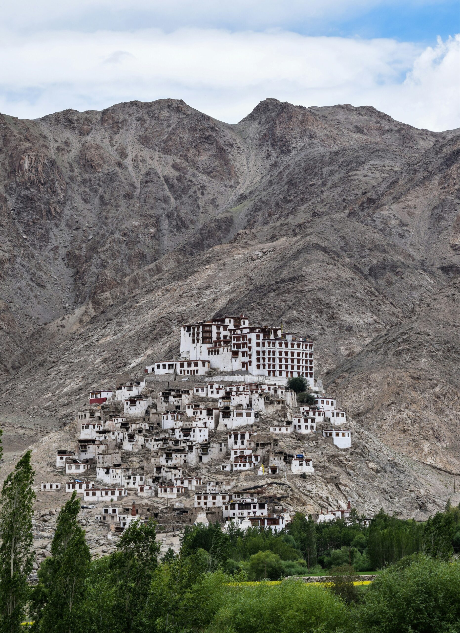 yasser mir ugbxv6epxns unsplash
